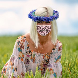 carole baskin halloween costume with cool cat face mask