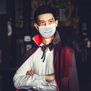 vampire halloween costume with fang face mask